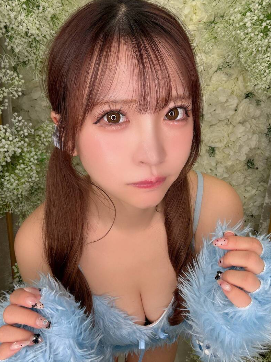 AV女優小那海綾最大特徵是她的「美尻」。（圖／翻攝X）